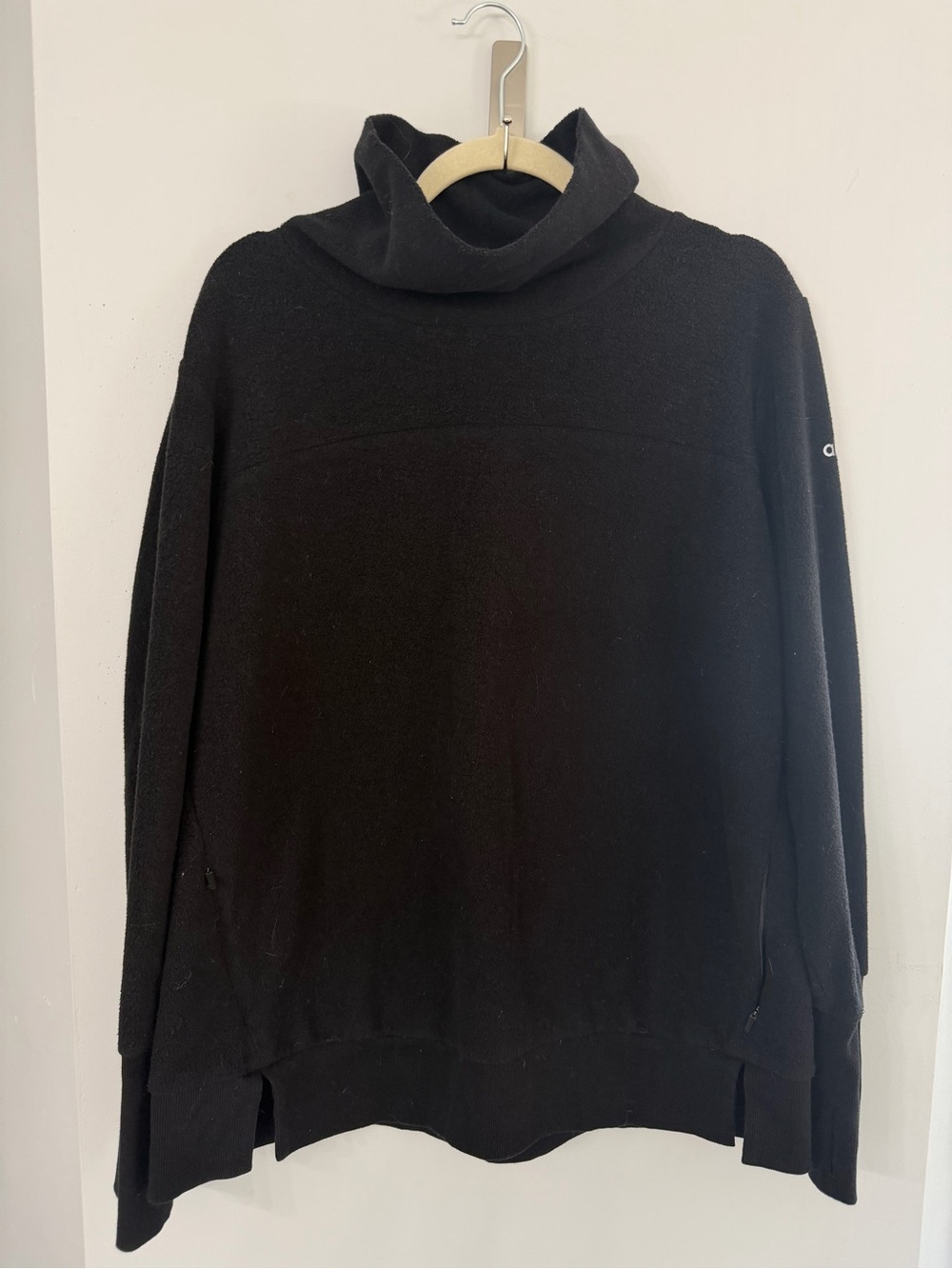 ALO Yoga Black Turtleneck Sweatshirt Hoodie